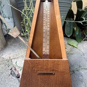 Wittner Metronome with Black and Brown Finish
